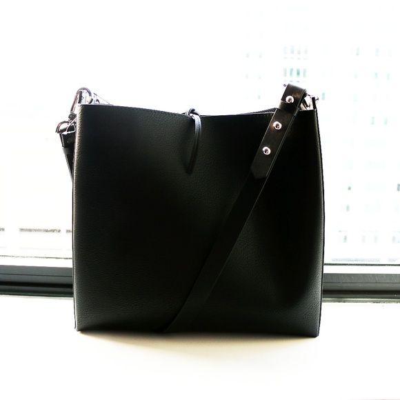 Zara Handbags - COURTNEY ✨NEW WITH TAGS Zara Reversible Tote Bag✨